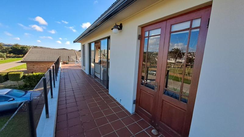 4 Bedroom Property for Sale in Stilbaai East Western Cape
